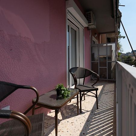 Newly Renovated 2 Bedroom Apartment, 5Min To Metro 아테네 외부 사진