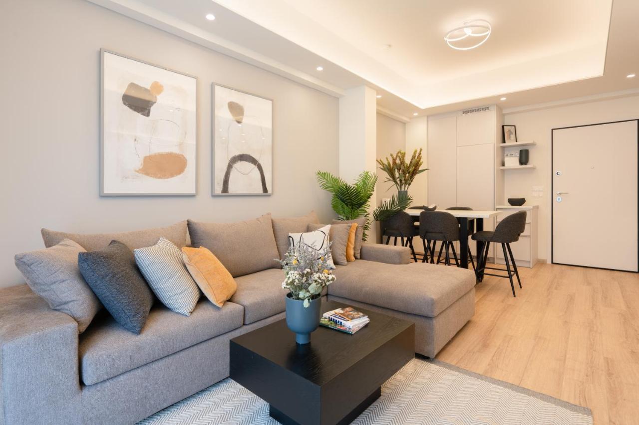 Newly Renovated 2 Bedroom Apartment, 5Min To Metro 아테네 외부 사진