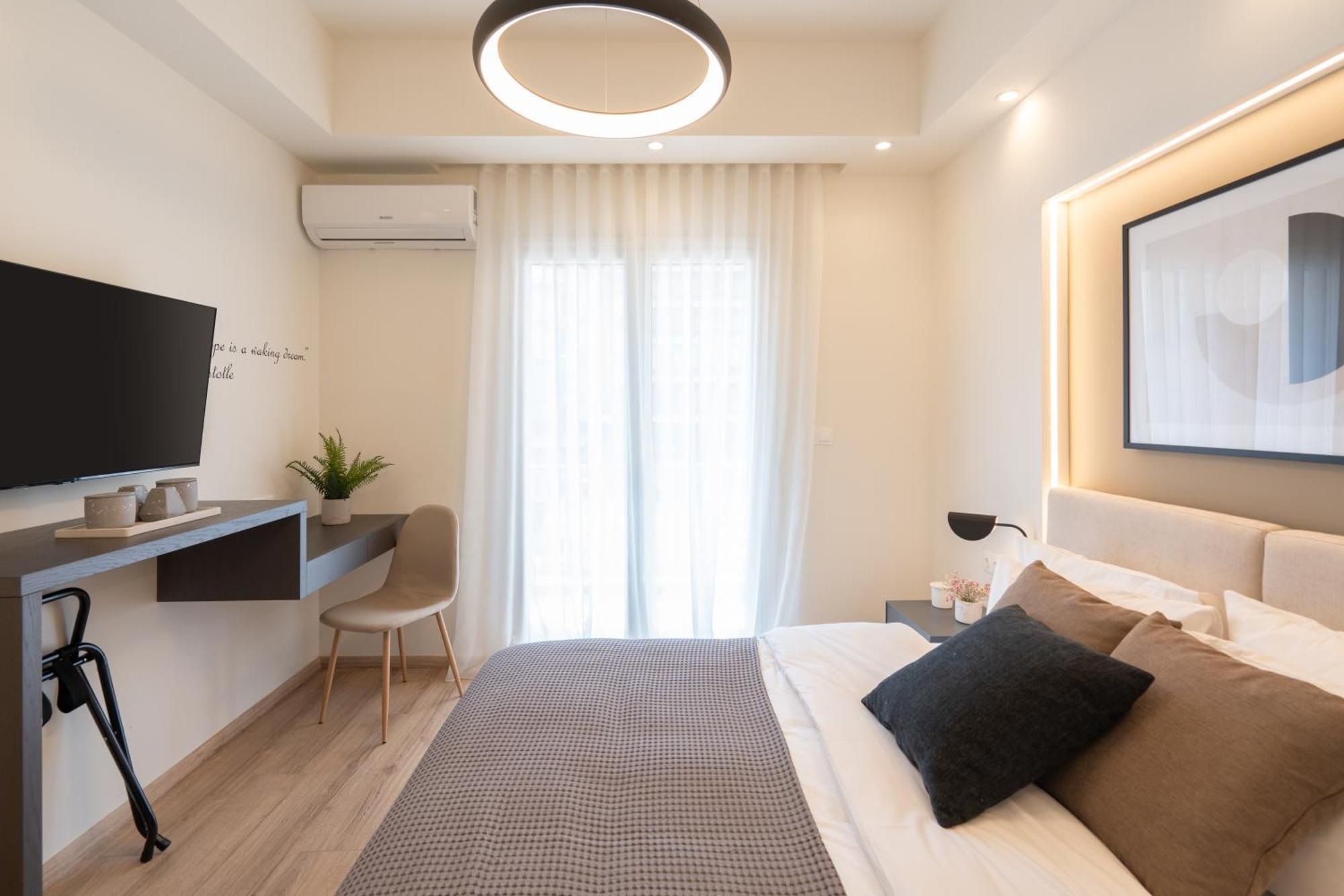 Newly Renovated 2 Bedroom Apartment, 5Min To Metro 아테네 외부 사진